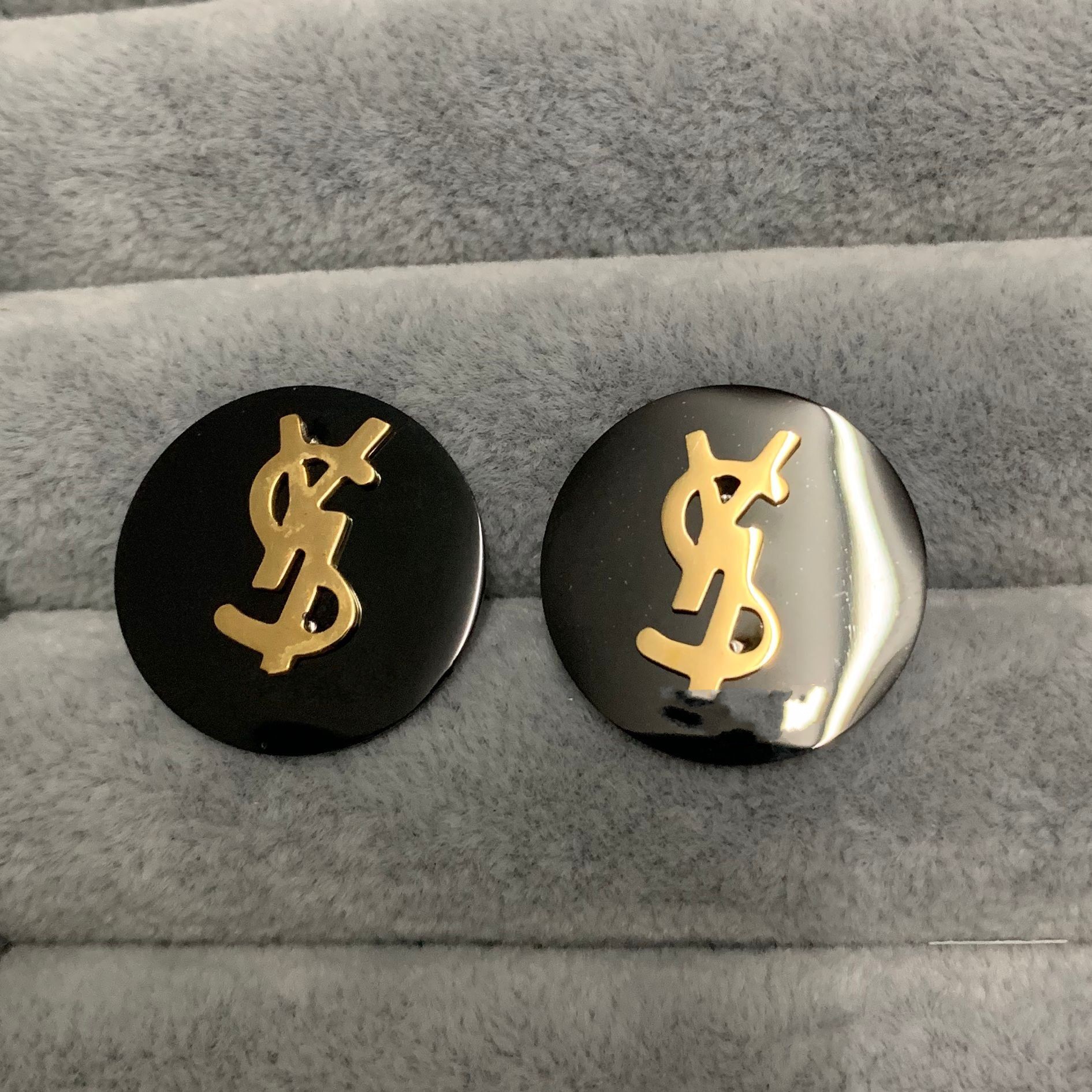 

High Quality wholesale Fashion black round stud 316L titanium steel rose gold earrings for Women men lovers jewelry, Golden;silver