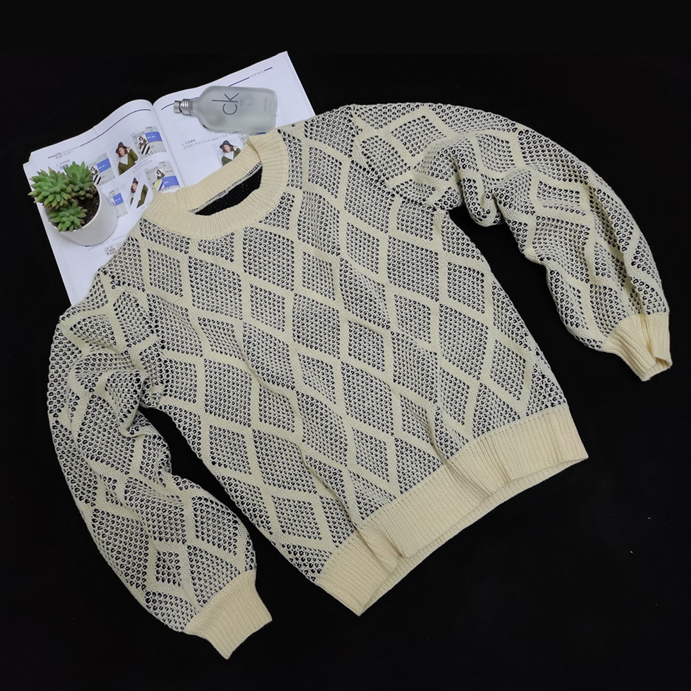 

Ladies fall jacquard round neck loose straight sleeve sweater, White