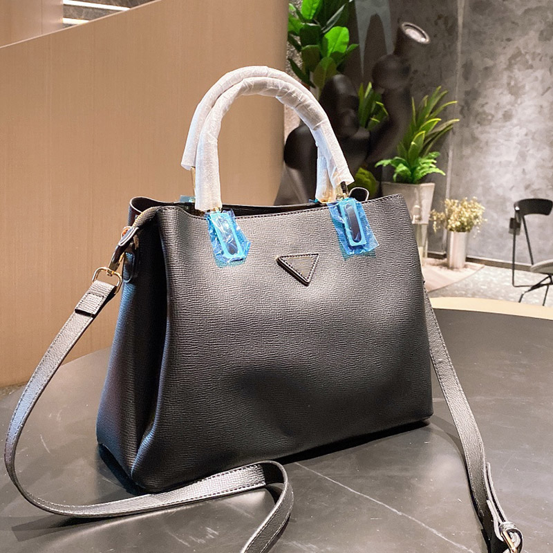

Designer Women Lichee Pattern Tote Bag Italy Milano PRA Fashion Woman Crossbody Shoulder Handbags Genuine Leather Large Beach Handbag Luxurys Designers Bags, Red