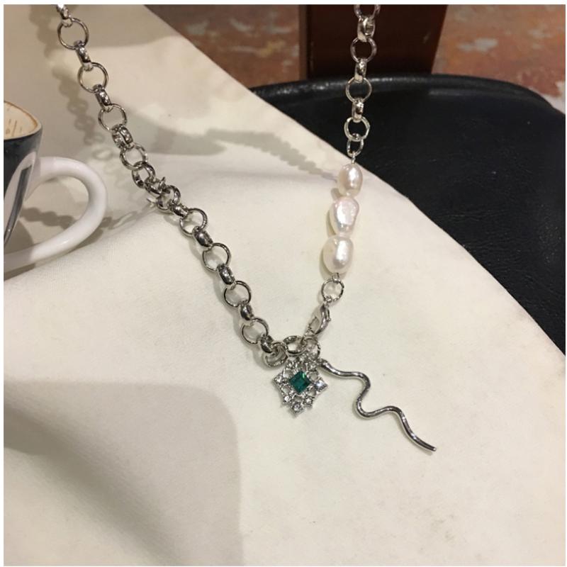 

Chains Delicate Jewelry Vintage Pendant Necklace 2021 Design Pearl Splicing Chain For Women Party Gifts, Silver