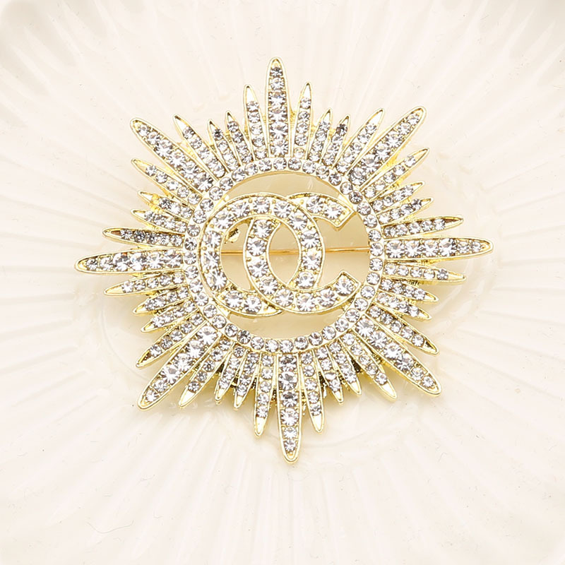 

Luxury Women Men Designer Brand Letter Tassels Brooches 18K Gold Plated Inlay Crystal Rhinestone Jewelry Brooch Pearl Pin Marry Christmas Party GiftS Accessories