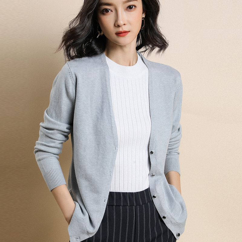 

2021 spring new cashmere knit cardigan women long-sleeved wool outside sunscreen loose short sweater coat, Sky blue
