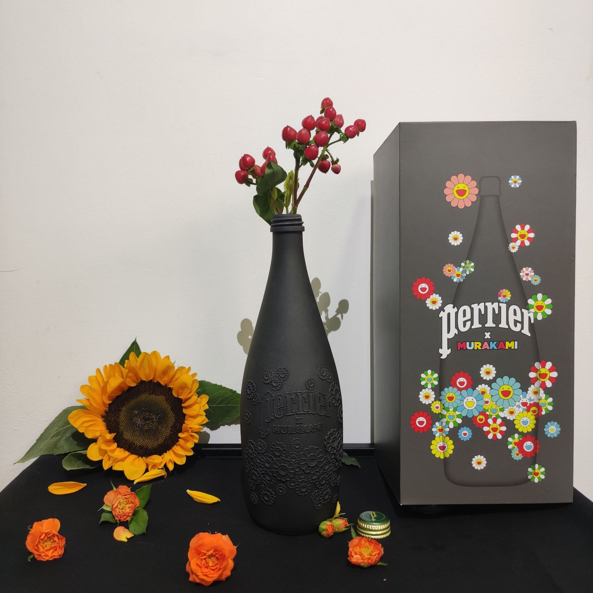 

Brand new 28 cm bearbrick, Mr. Murakami and Paris water jointly signed resin vase ornaments, ABS materials, digital toy collector Be@rbrick Art work model decorative toy