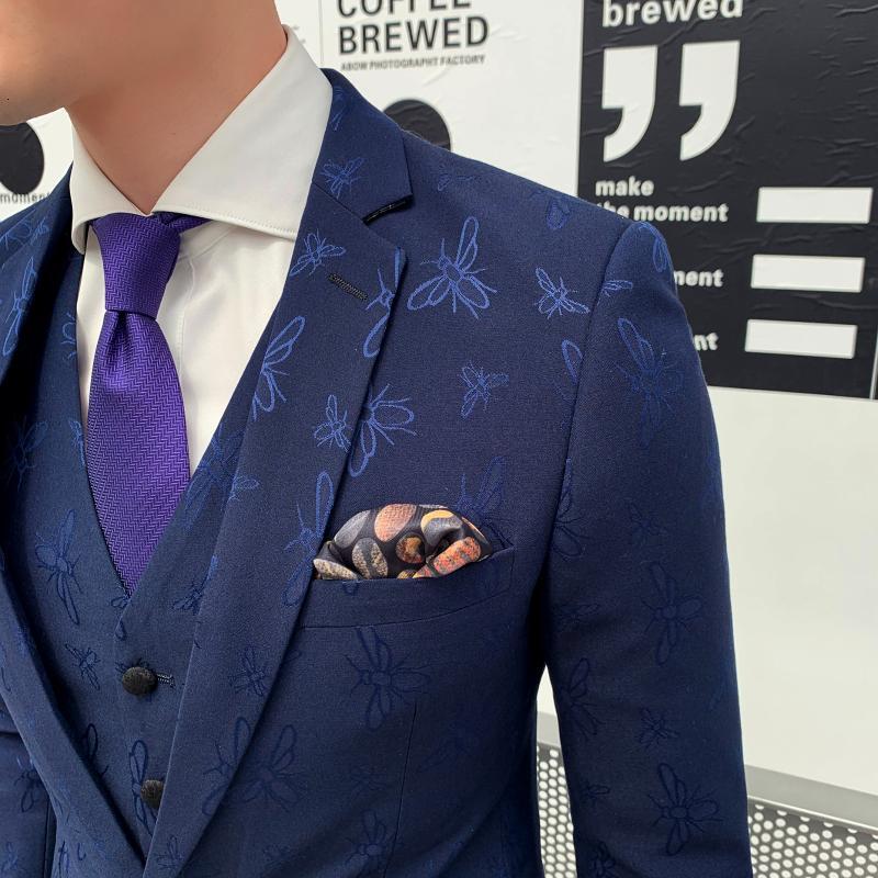 

Mens Suits Designers Bee Embroidery Costume Homme 3 Piece Formal Dinner Gentleman Elegant Suit Blue Vestito Uomo, As pic