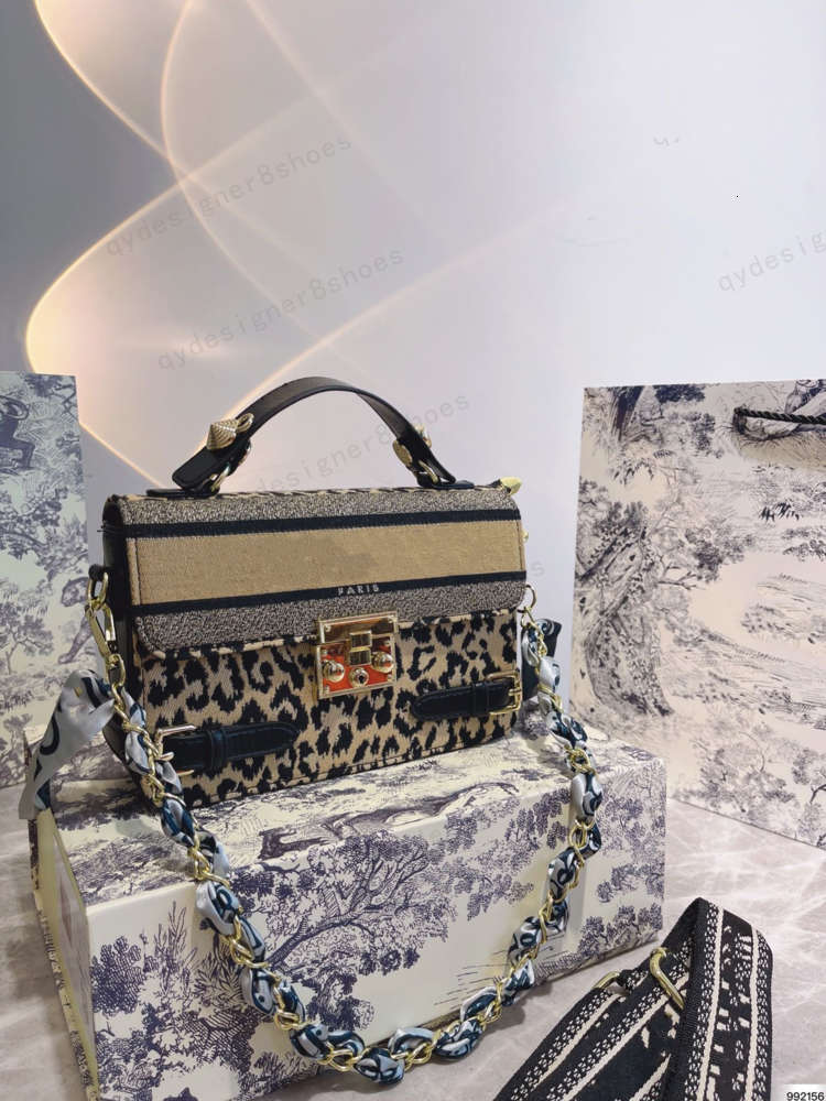 

2021 designer four styles women's brown leopard print series shoulder portable messenger bag, For transportation