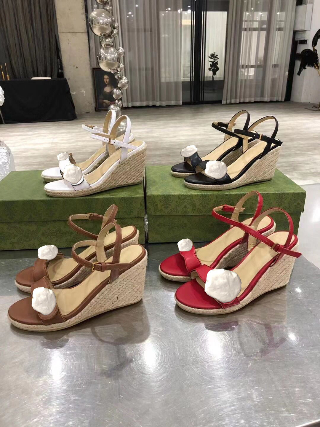 

2021 Summer Beach High heels fashion Casual Sandals 100% leather Wedges Belt buckle Women Shoes lady Metal cowhide letter Work shoe Large size 35-41-42 us4-us10-us11, Extra shoebox