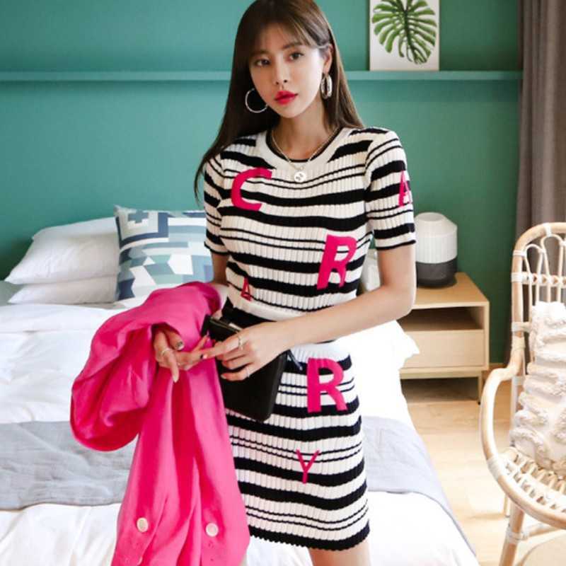 

Summer 2 Piece Set Women Knit Striped Letter Short Sleeve Pullover Top + High Waist Bodycon Mini Skirts Suit 210526, Photo color