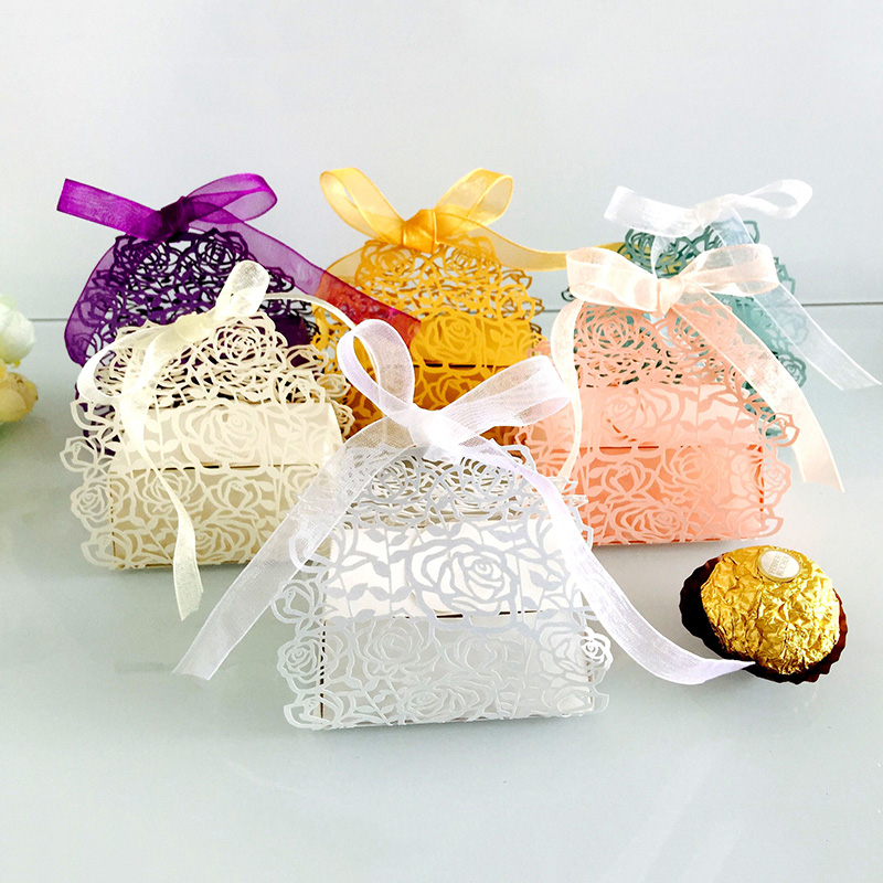 

Favor Holders Rose Flower Laser Cut Hollow Candy Boxes Carriage Gift Bags Favor Box With Ribbon Wedding Party Supplies, Purple