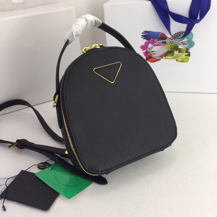 

Women's top luxury designer 2021 backpack portable simple student work style frontier shopping Bag travel bags