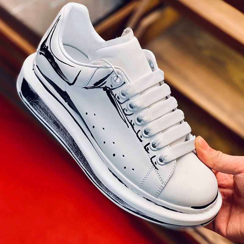 

21SS womans Wide sports shoes fashion comic style graffiti sneakers couple casual women and men stage shoe comfortable non-slip soles top designer with original box, Shipping supplement