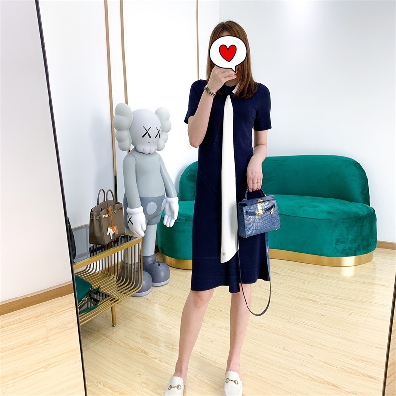 

Luxury Casual Dresses Tb Knitted Dr' Summer 2021 French Loose Waist Slim Short Sleeve Dign Niche Skirt, Navy blue