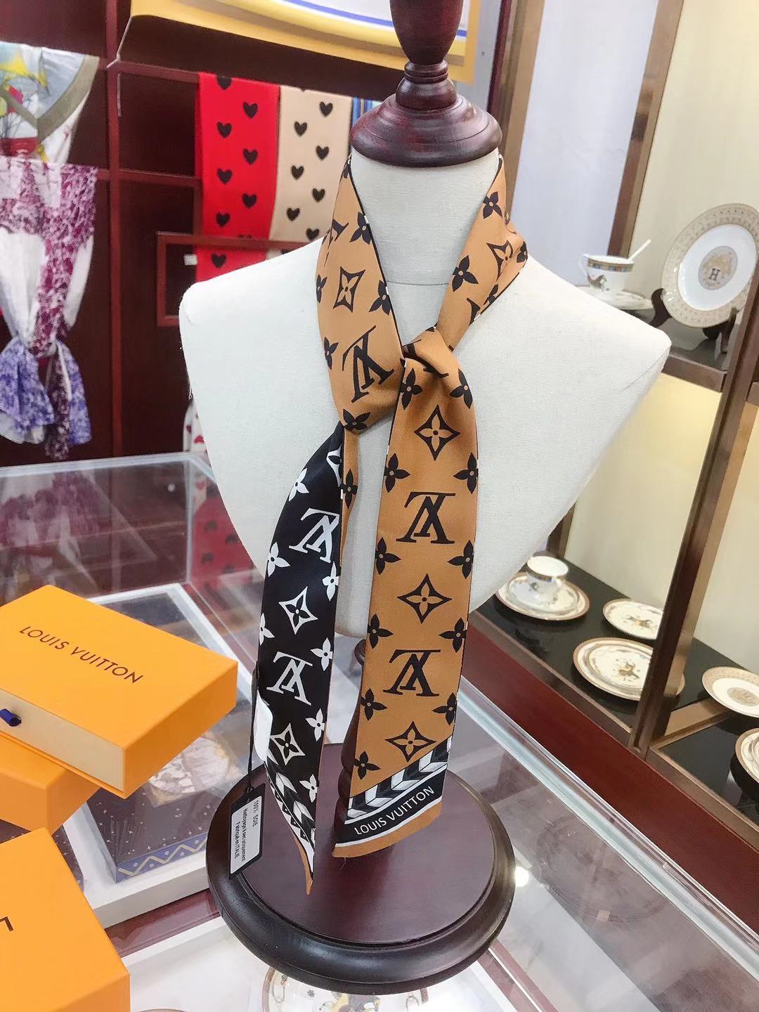

2021 Silk Scarf Designers Headband Luxury Brands Women Silks Scraves Top Grade Muffler Handbag Hair Twill Oblique Printing Houndstooth BANDEAU, Blue;gray