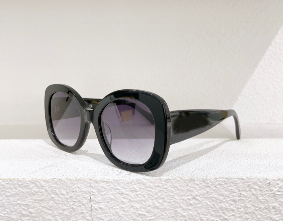 

Butterfly Sunglasses Black Grey Gradient Sunglasses for Women Fashion Shades Holiday Eyewear UV400 Protection with box