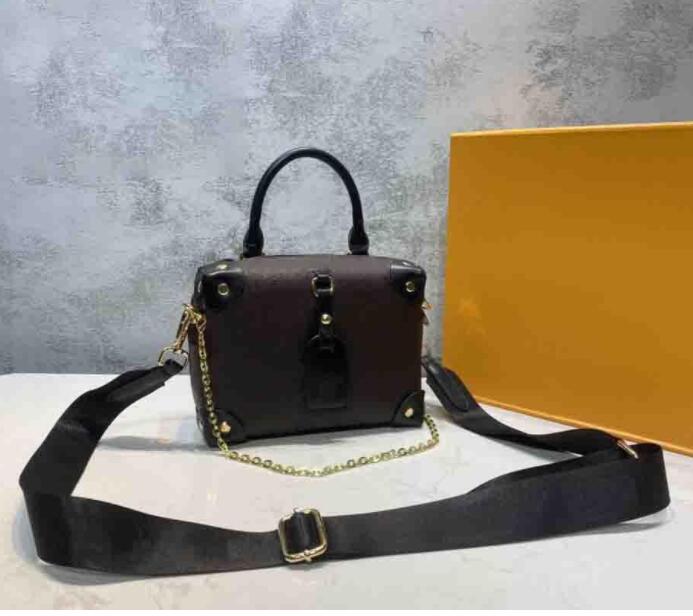 

Women Classic Crossbody with Chain Strap Lady Shoulder Bags High Quality Girl Chest Bag Fashion Rivet Handbags