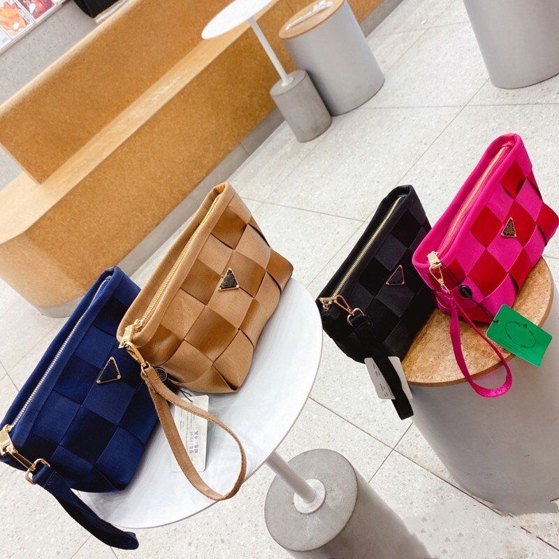 

Sturdy special material woven wrist bag High-quality black and white checkered color matching trendy shopping bags Unisex style Nylon handbag fast delivery, Box(not for sale)