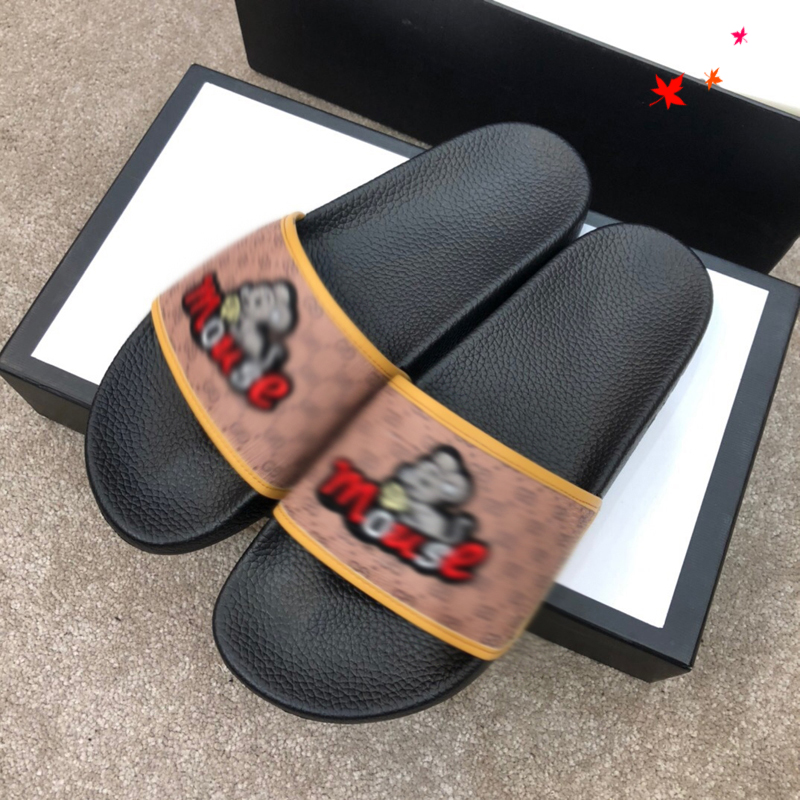 

2021 Designer luxurys slippers men sandals fashion beach shoes flip flops flat non-slip classical hole slipper with box size 39-45 -G182, Black