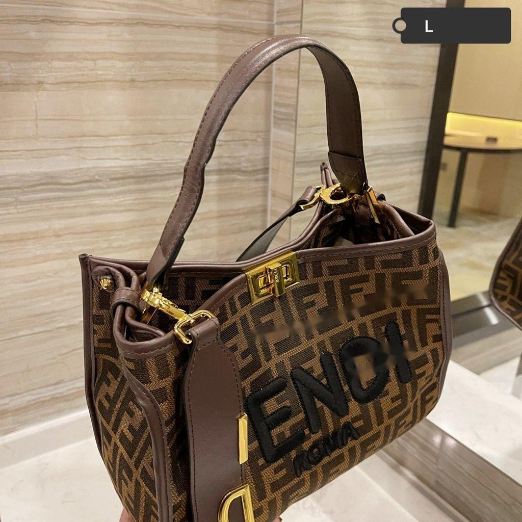 

Fend luxurys designers bags handbag French niche design 2021 new fashion popular bucket bag retro versatile women's bag fashion One Shoulder Messenger Bag2A0V, Red