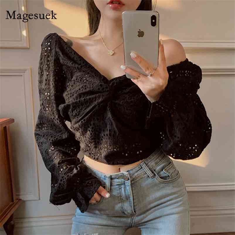 

Summer V Neck Lace Blouse Elegant Black Shirt Sexy Hollow Out Embroidery Women Long Lantern Sleeve Tops Female 13213 210518