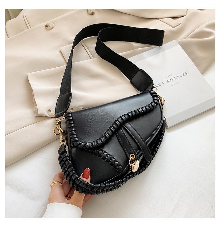 

Waist Bags 2021 Fashion Saddle Women Bag One Shoulder Handle Trend Casual Hasp Zipper PU Material Polyester Inside Lock Ornament
