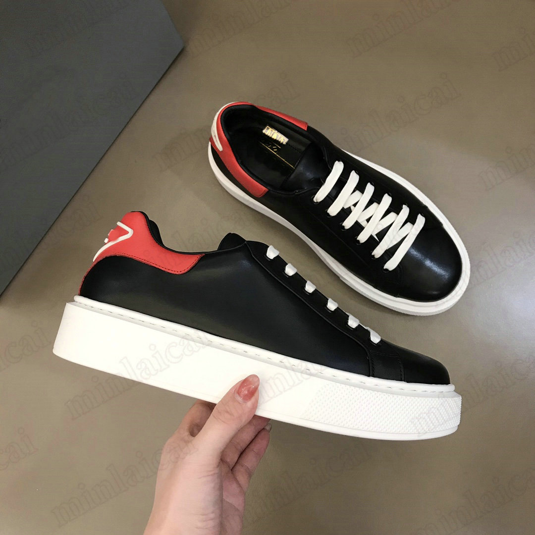 

Classic White Leather Shoes Designer Contrast Heel Triangle Sneaker Womens Logo Printed Flats Sneakers Black Branded Platform Luxurys Party Wedding Casual Shoe