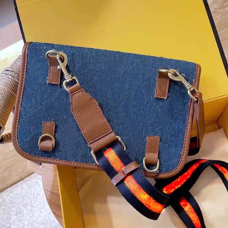 

Denim Tiger-head Waist bag Luxurys Designer Messenger Crossbody Bags Women Chest Purses Outdoor Packs High Quality Phone Pockets with GGletters Box Include, Blue