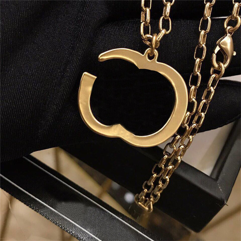 

Trendy Double Letter Designer Necklaces Unisex Men Women Couple Long Pendant Necklace Steel Seal With Gift Box