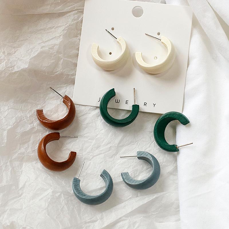 

Hoop & Huggie AMORCOME Cute Moon Matte Wooden Earrings Geometric C-Stye Statement Vintage Big Circle Wood Ear Ring 2022 Fashion Jewelry Gift, Golden;silver