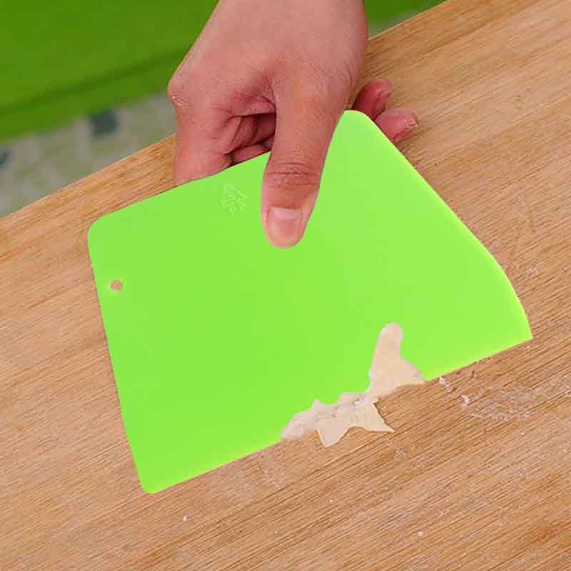 1Pcs Multifunction Dough Scraper Pastry Cutter for Cake Portable Kitchen Accessories Green Plastic DIY Baking Tool-image-690308993