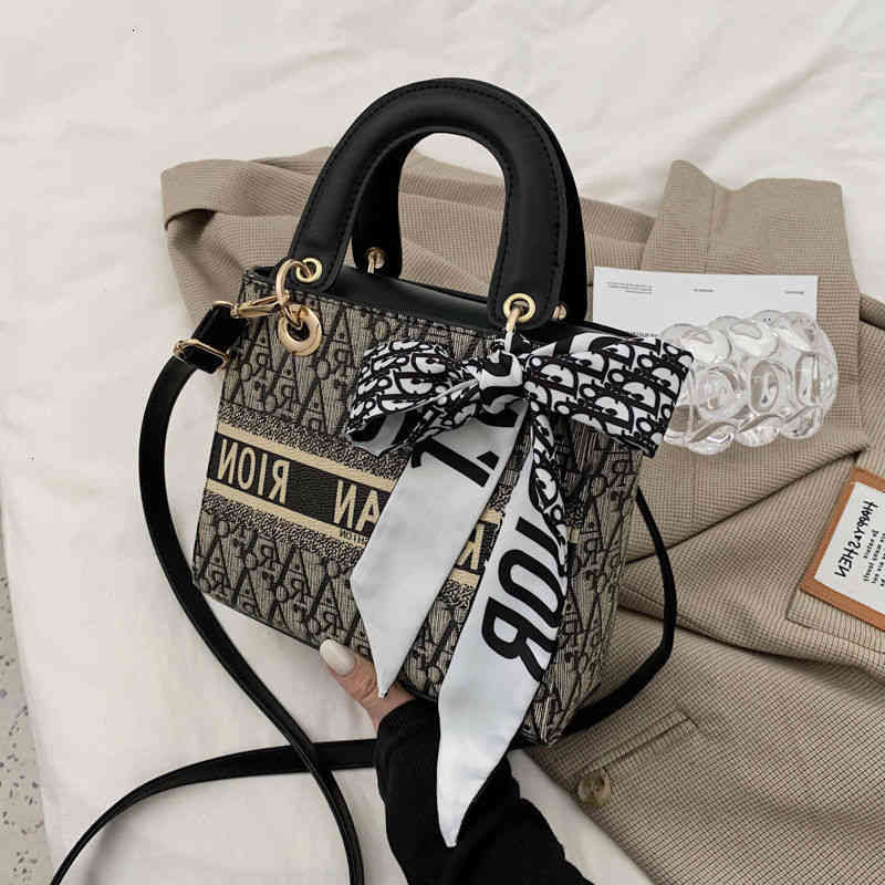 

2021 for Women Popular Hand-held New Fashion Princess Bag, Black