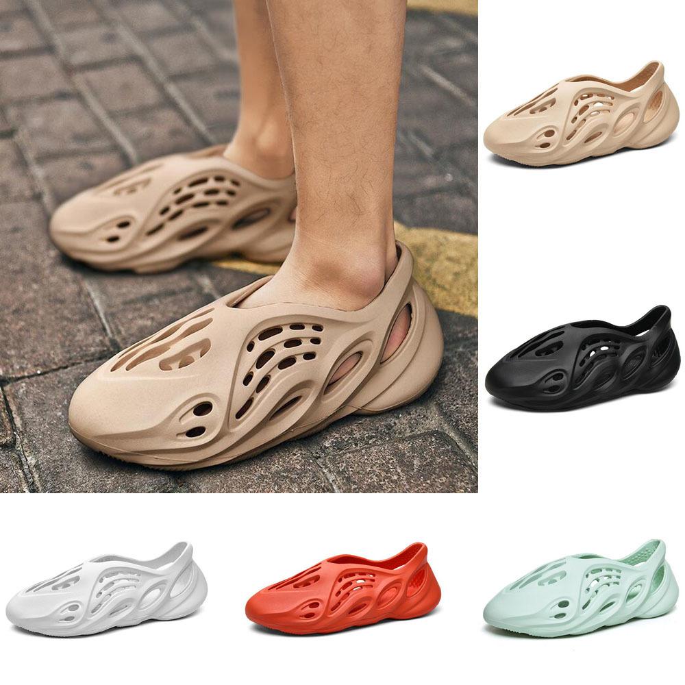 

Cheap Foam Runner Kanye West Clog Sandal Triple Black Slide Fashion Slipper Women Mens Tainers Designer Beach Sandals Slip -On Shoes Df