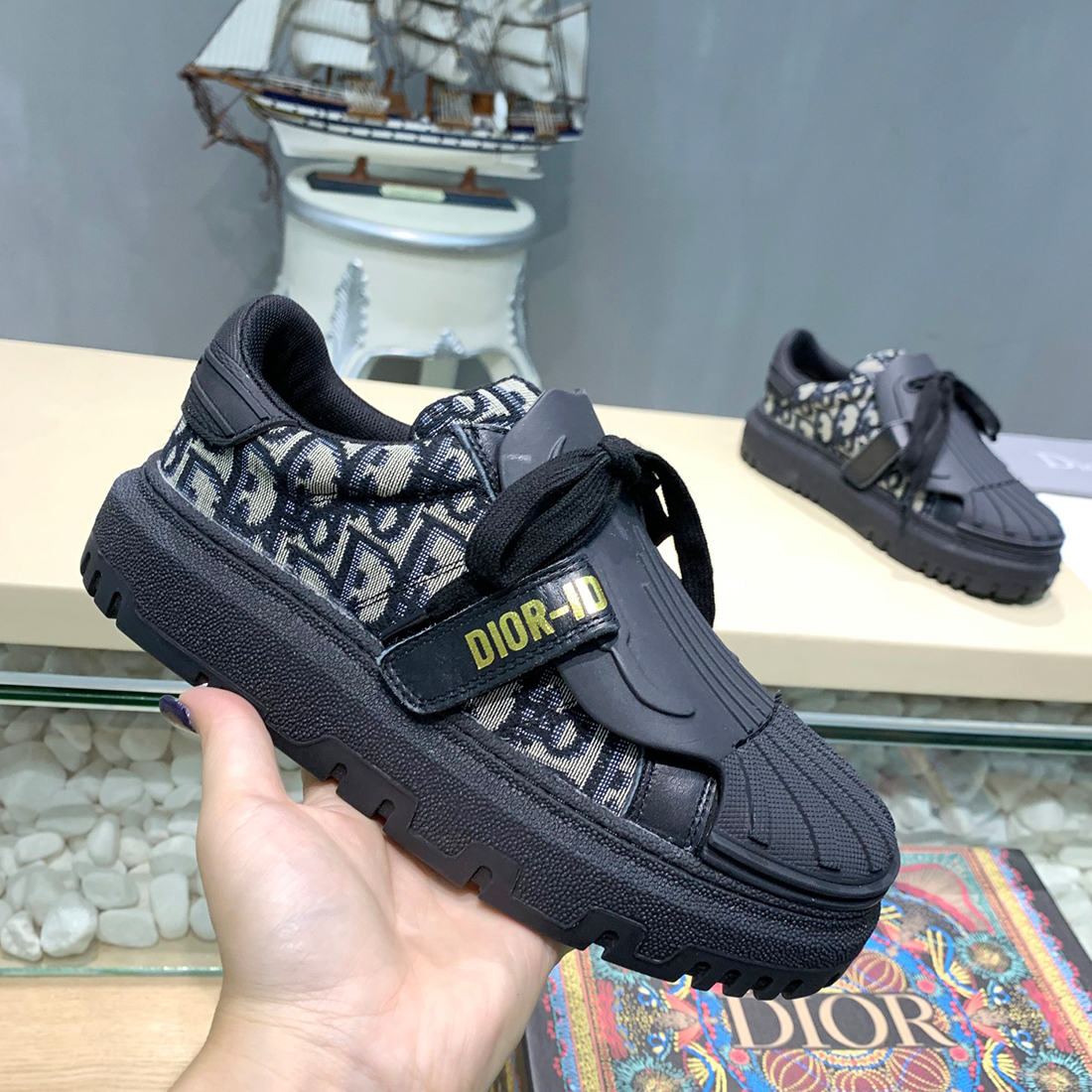 

Men's women's Shoes Sneakers Solid Color Casual Walking Sports Female Lady Running Shoes men Feminine Zapatillas De Deporte, Red;white