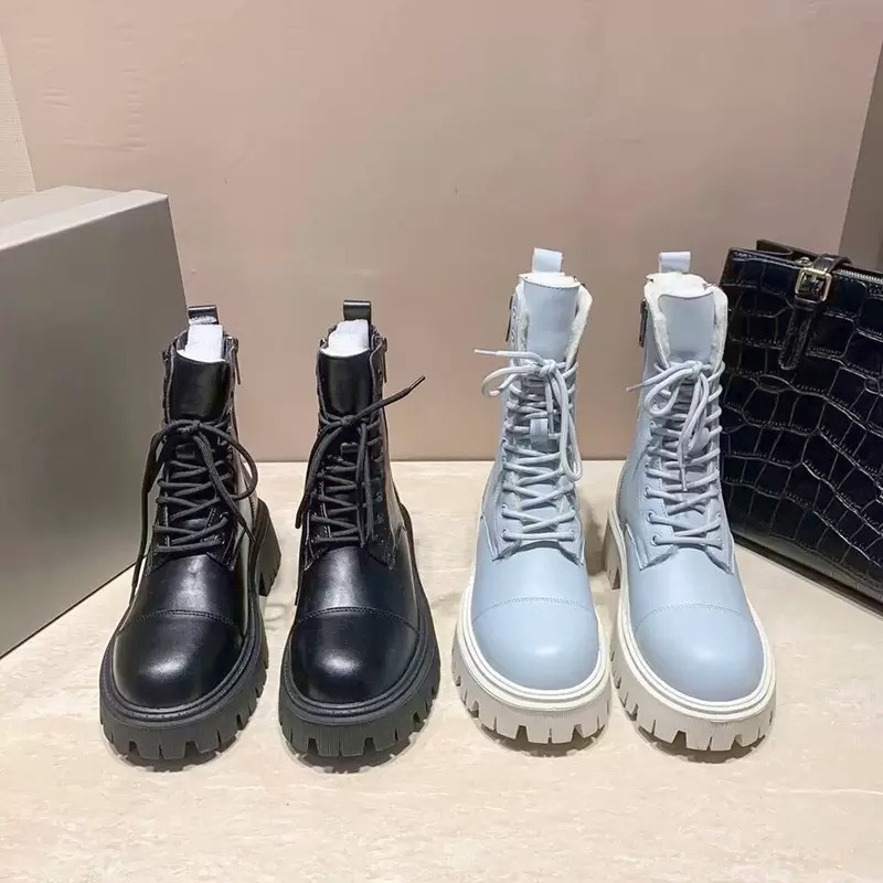 

2021 Latest Women Designer Boot New Autumn And Winter Thick Bottom Increased Platform Shoes Pocket Wallet Motorcycle Boots Removable Bags With Box Size35-40