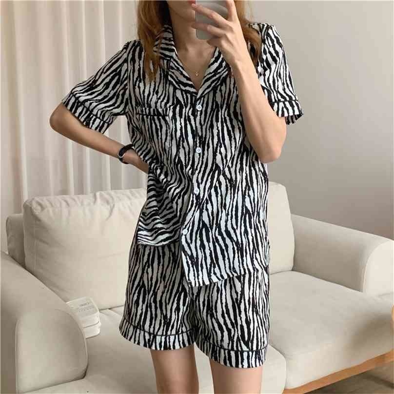 

Women Summer Home Wear Leopard Cotton Sweet Short Cardigans Lovely Loose Pajamas Fashion Long Sleeve Suit 210525, Photo color
