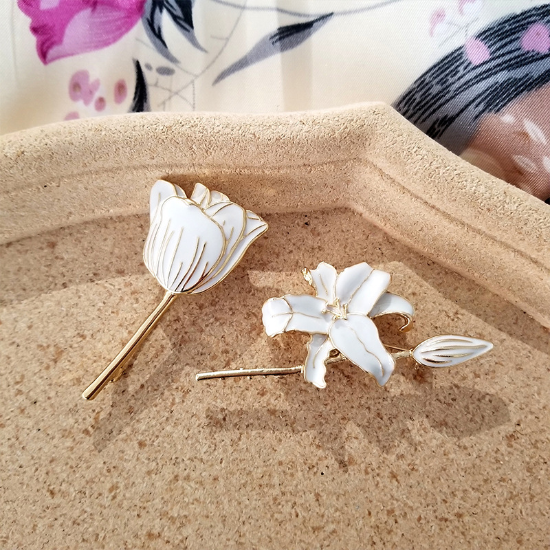

Branch Lily Magnolia Flower Brooches Floral Alloy Paint Scarf Pins For Women Cheongsam Clothes Collar Badge Fashion Accessories Wholesale