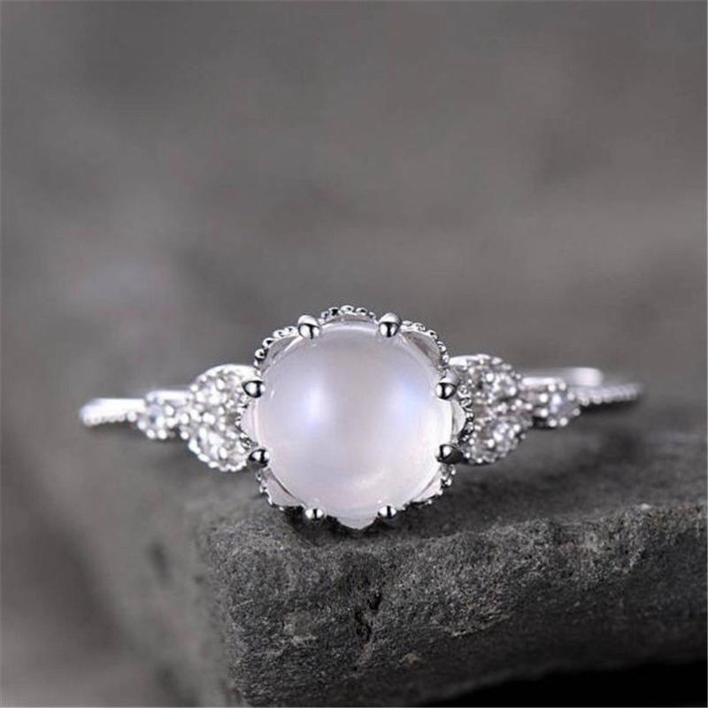 

Cluster Rings MENGYI Antique Women Ring Vintage Style Boho Tibetan Round Natural Crystal Rainbow Moonstone For Female Jewelry ME0801