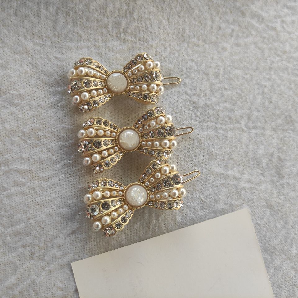 

fashion metal hair clips C Classic rhinestone pearls letters design hairpins accessories With paper card, Golden;silver