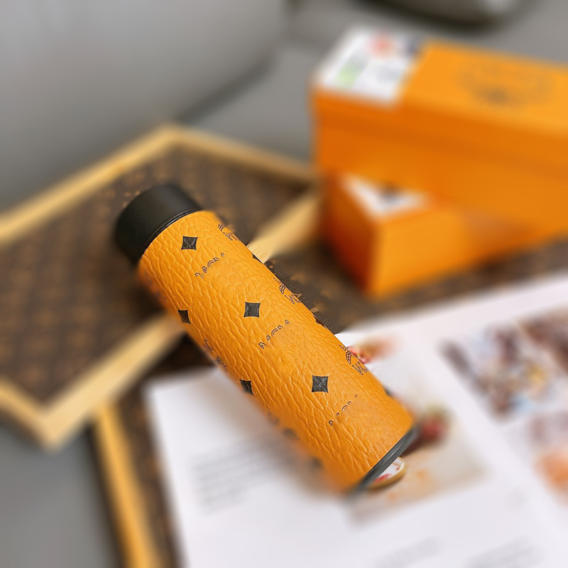 

wholesale Fashion luxury stainless steel Thermoses classic designer 500ml brands Portable Led touch screen Thermos cup free ship