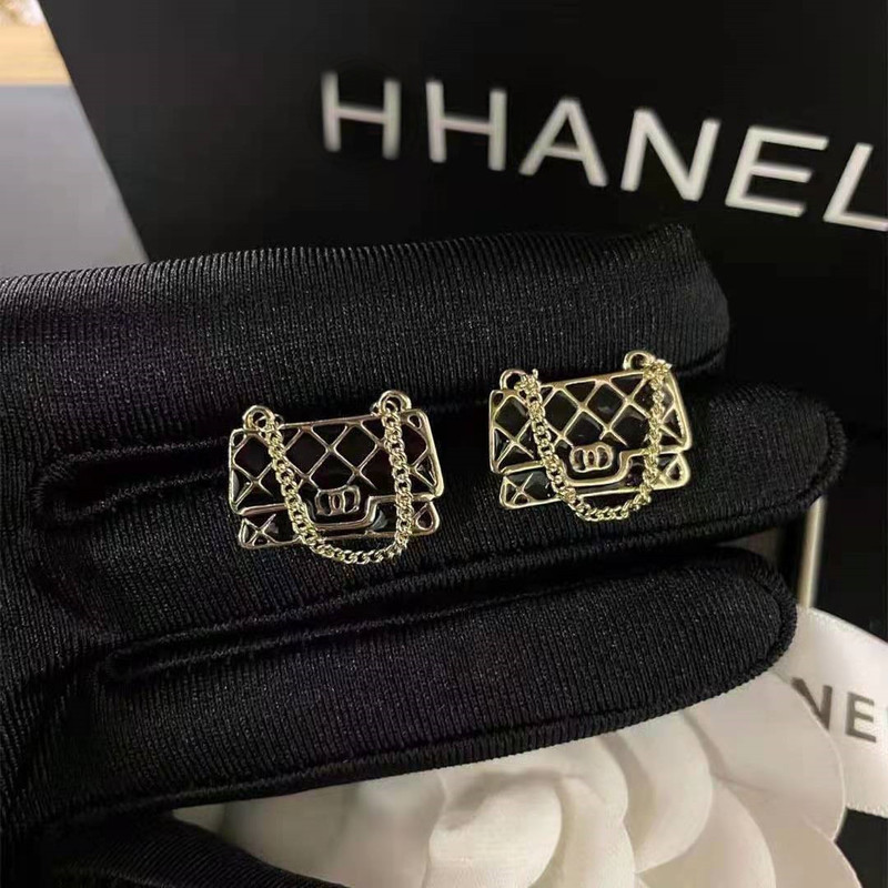 

2021 NEW designer jewelry New style small fragrance bag Earrings chain mini bag design rhombic texture fashion temperament Earrings TPS1, Golden