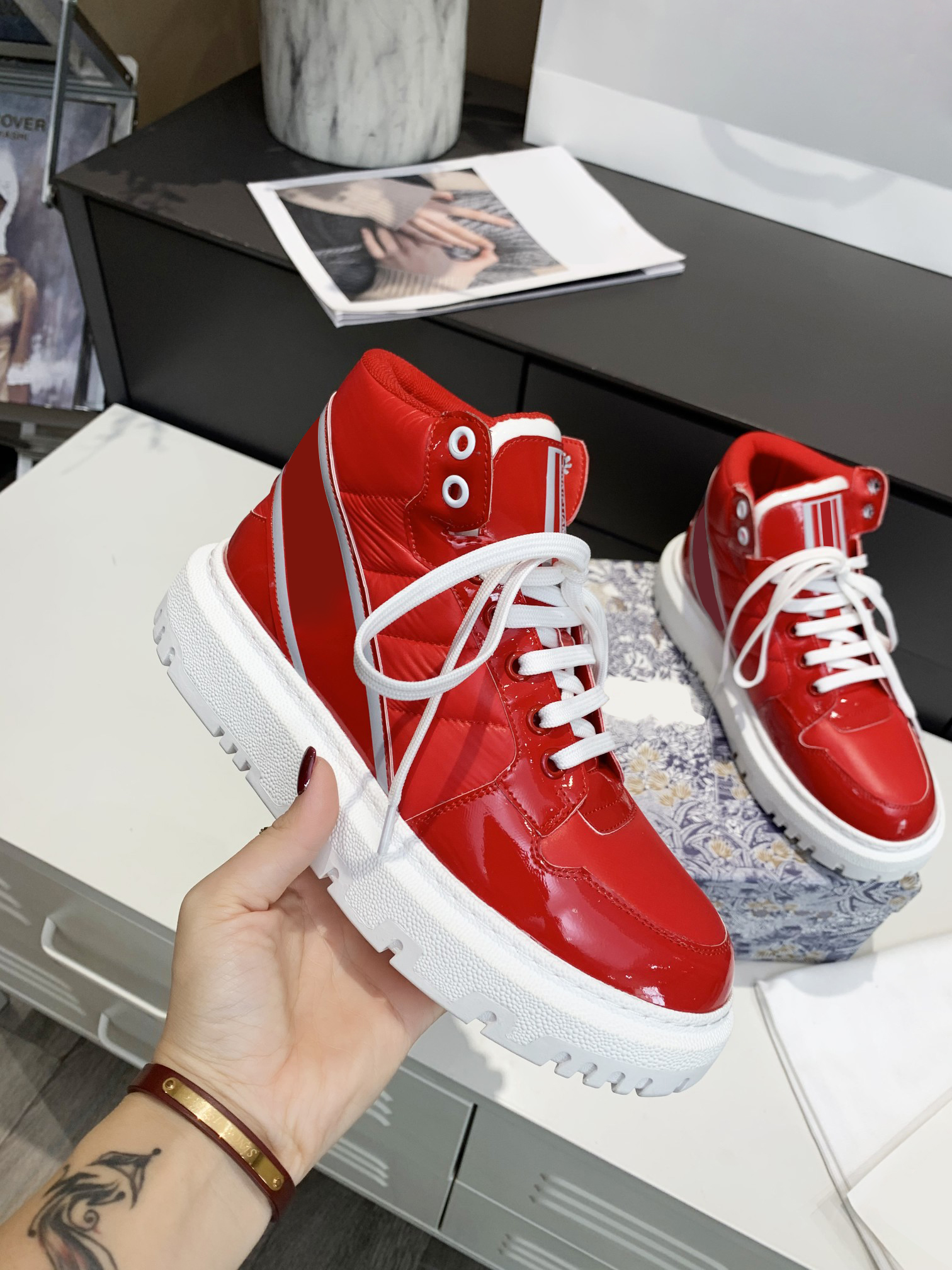 

2021 New Luxury Designer Women's Lace-up Casual Shoes Fashion Sports Shoes Comfortable Breathable Multi-Color trend Design 35-41 Code with Box, Black