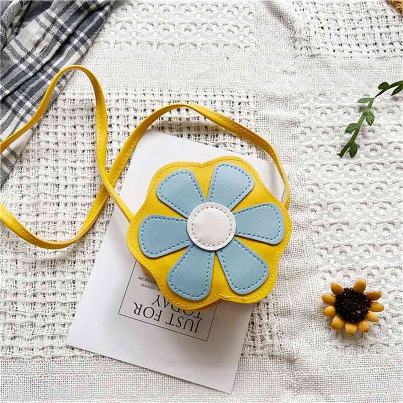 

2021Candy color children's small foreign style fashion cute mini flower shape Princess messenger bag baby zero wallet2021, Red