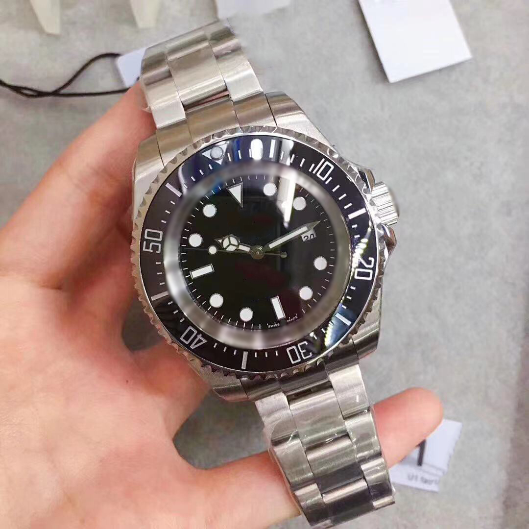 

Watch luxury master Deep Ceramic Bezel Cystal Stainless Steel Auto Date With Glide Lock Clasp Automatic Mechanical mens Watches Wholesale and retail, Tool. no single beat
