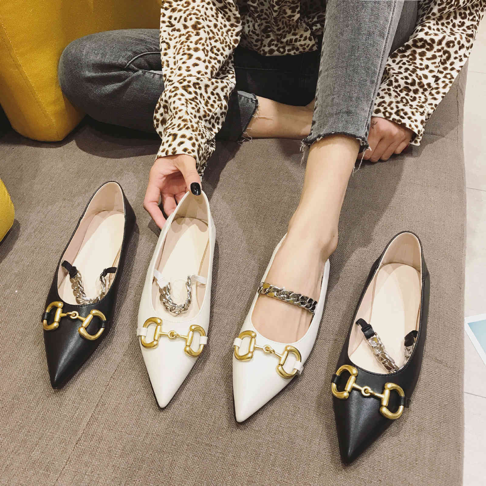 

horse Dress Shoes Pointed metal clasp two wear step foot shallow mouth flat sole women's shoes comfortable casual chain Korean AMLY, 1# shoe box