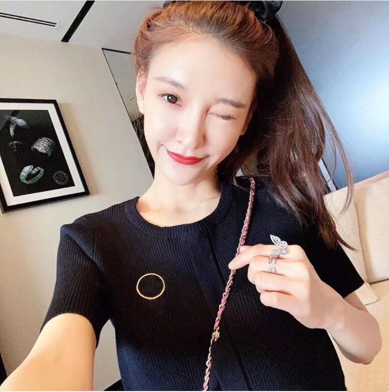 

women's knits & tees logo outside wear knitting ladies hoodie 2021 spring and autumn personality fashion girl first choice round collar, White