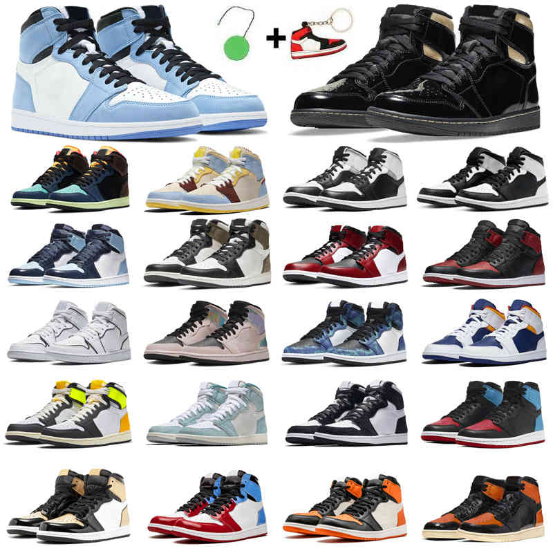 

2021 University Blue 1 jumpman 1s men women basketball shoes Black Gold White Shadow Dark Mocha Iridescent mens trainers sports sneakers