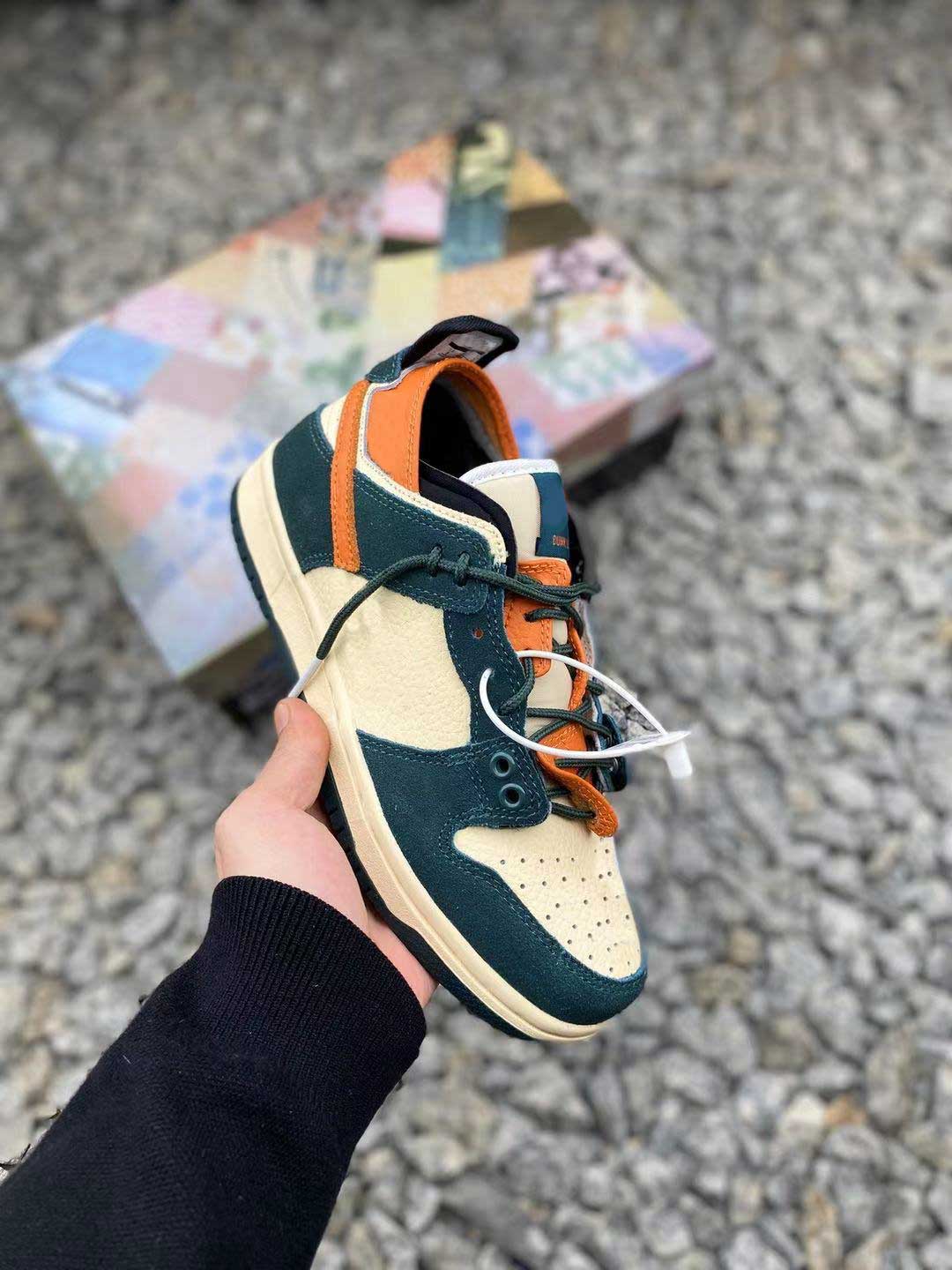 

With Original factory Box Futura Sb Low Casual Shoes Women Mens Designer Green Orange Blue White Halloween Tie dye collaboration Dunks des Chaussures Taquets, Gold