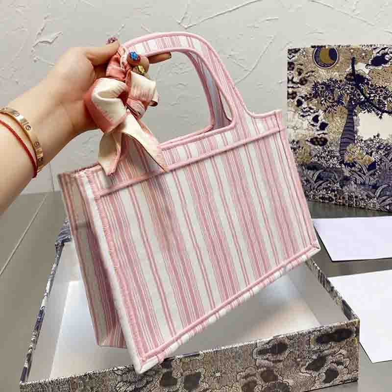 

Luxurys Mini Tote Designers Embroidery Handbag Fashion Woman Classic Multicolor Pattern Clutch Bag, Grey