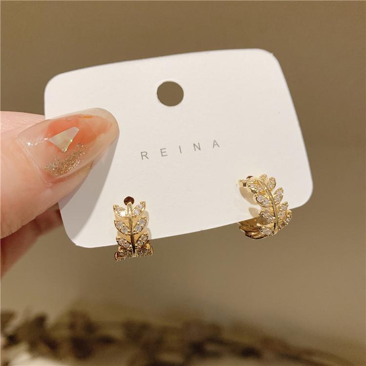 

Clip-on & Screw Back Arrival Fashion Clip Earrings Metal Classic Round Women Small Simple Minority Leaf Elegant Cute Female Jewelry, Silver