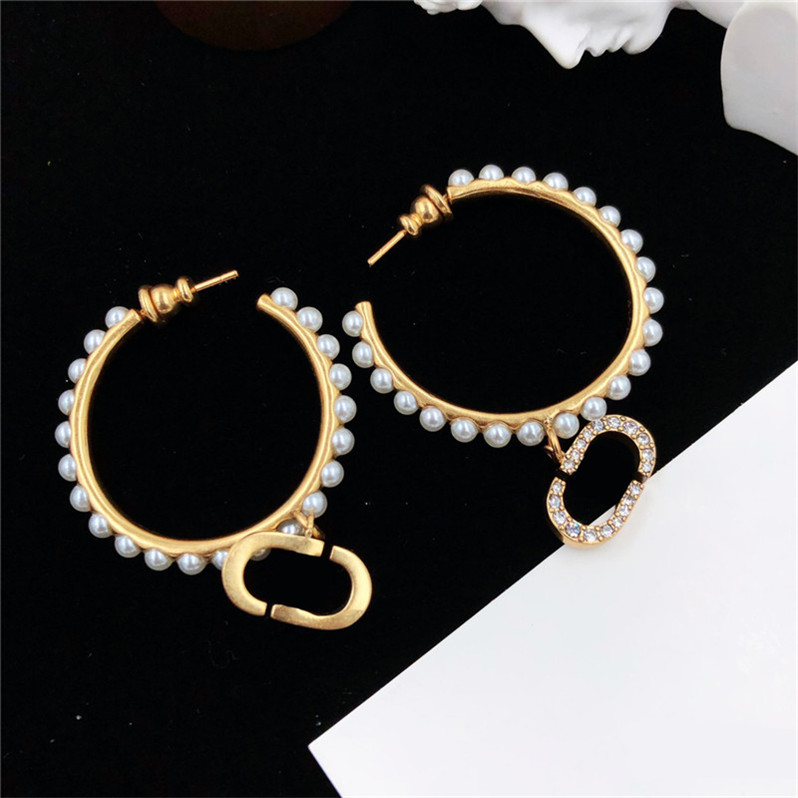 

Personality Circle Pearl Charm Earrings Women Pendant Diamond Letter Studs Designer Round Crystal Eardrop With Stamps Gift
