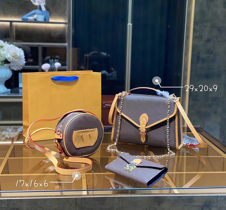 

luxurys designers High quality bags luxury designer handbags s famous classic capacity portable day backpack fashion 004