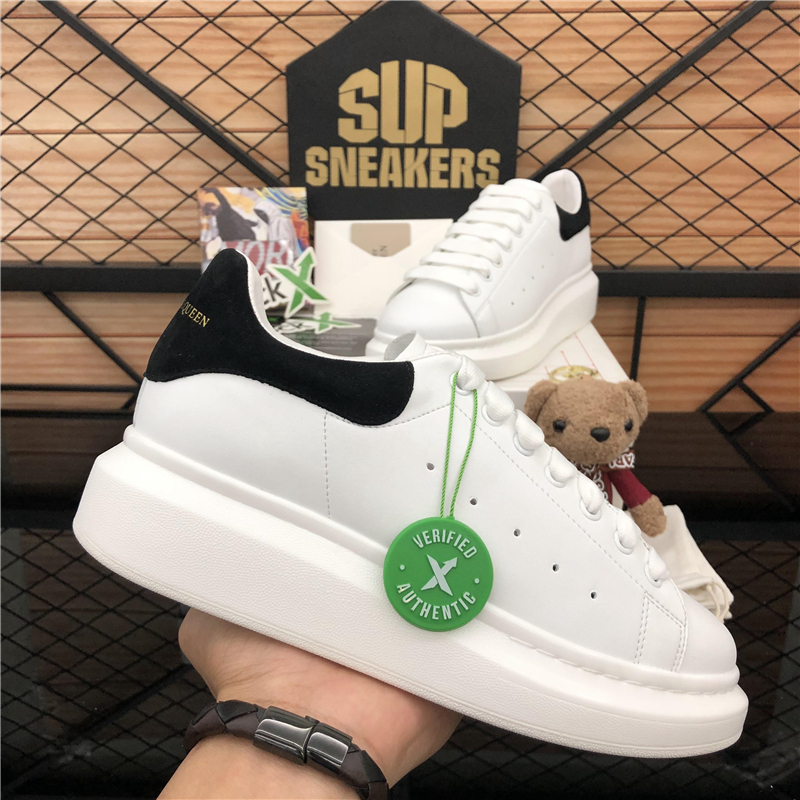 

Top Quality Alexander Mcqueen Massage Shoes Men Women Genuine Leather Platform Trainers Fashion Outdoor Velvet Falt Mens Luxury Designer Casual Sneakers With Box, Customize